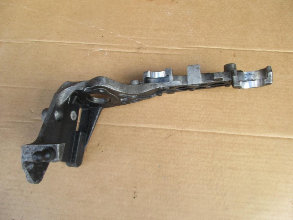 Кронштейн корпуса воздушного фильтра MERCEDES-BENZ GLC-класс Coupe C253 (2016 - 2019) фото 1 — Разборка Мерседес