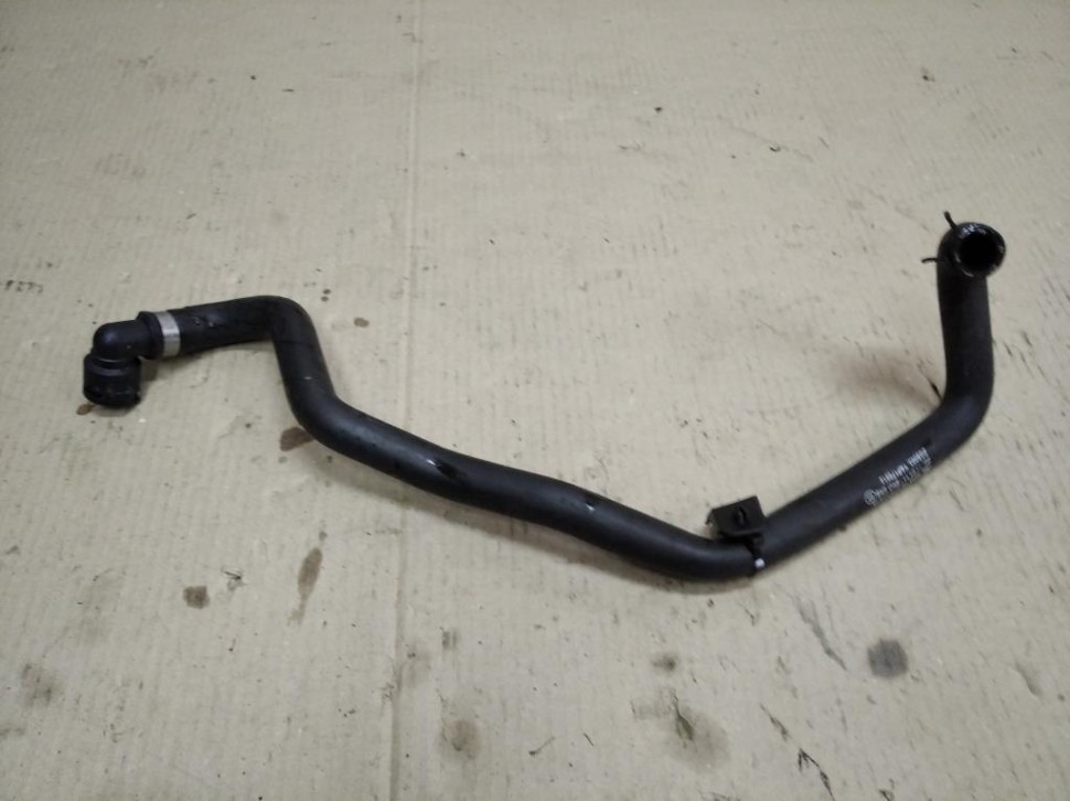 Патрубок ОЖ MERCEDES-BENZ GLA-класс X156 рестайлинг (2017 - 2020) фото 1 — Разборка Мерседес