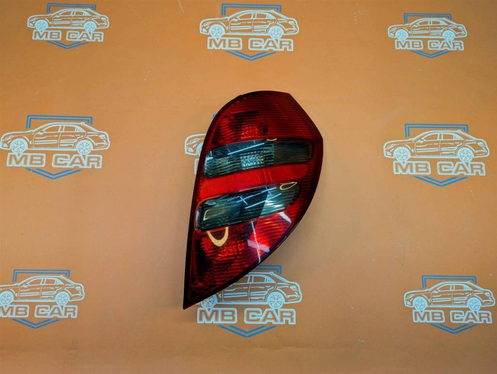 Фонарь задний правый MERCEDES-BENZ A-класс W169 (2004 - 2008) фото 1 — Разборка Мерседес