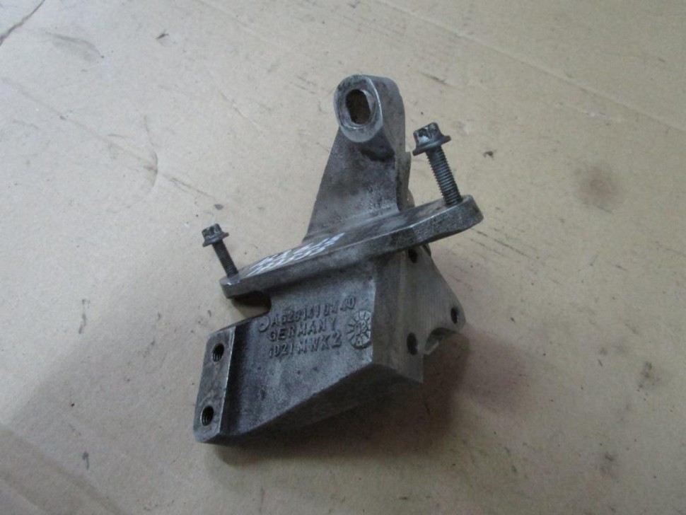 Кронштейн MERCEDES-BENZ M-класс W163 рестайлинг (2001 - 2005) фото 1 — Разборка Мерседес