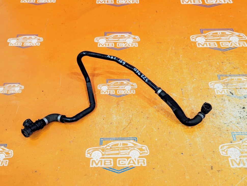Трубка ОЖ MERCEDES-BENZ C-класс W204/S204/С204 рестайлинг (2011 - 2015) фото 1 — Разборка Мерседес
