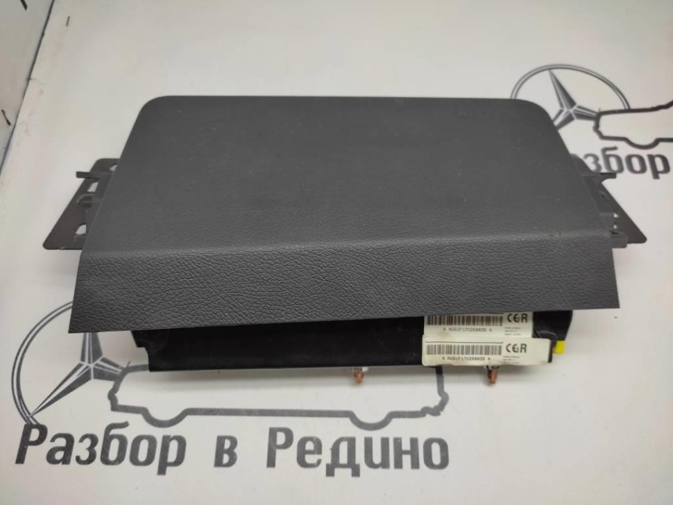 Подушка безопасности коленная MERCEDES-BENZ X-класс I (2017 - 2020) фото 1 — Разборка Мерседес