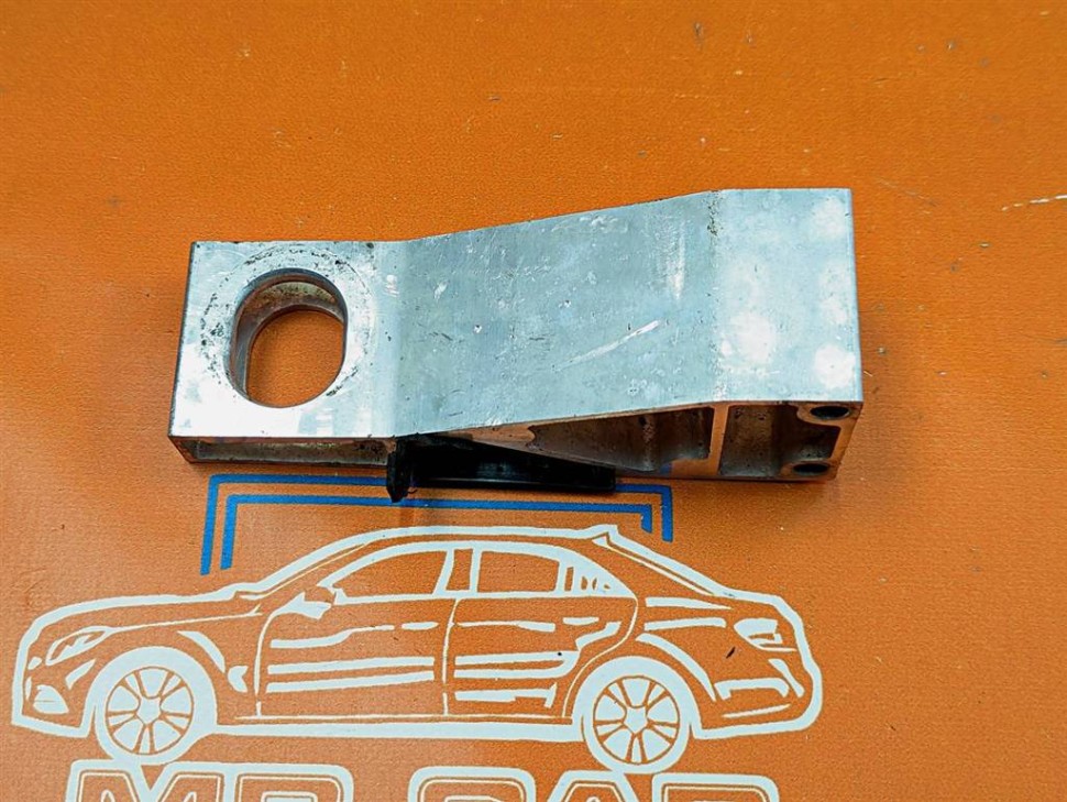 Кронштейн радиатора MERCEDES-BENZ S-класс AMG W222/C217/A217 (2013 - 2017) фото 1 — Разборка Мерседес