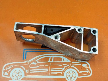 Кронштейн радиатора MERCEDES-BENZ S-класс AMG W222/C217/A217 (2013 - 2017) — Разборка Мерседес