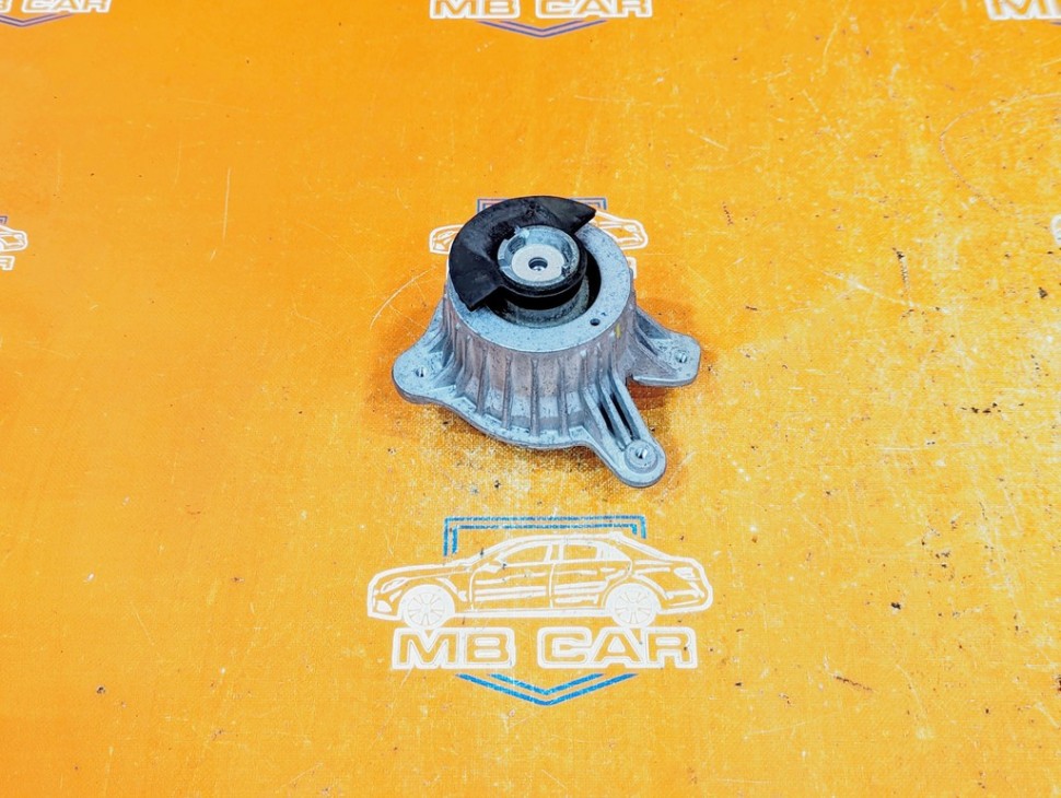 Опора двигателя MERCEDES-BENZ C-класс W205/S205/C205/A205 (2014 - 2018) фото 1 — Разборка Мерседес