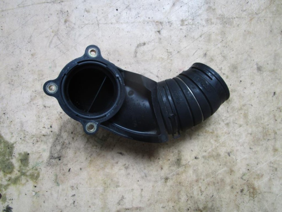 Патрубок воздушный MERCEDES-BENZ C-класс W203/S203/CL203 (2000 - 2004) фото 1 — Разборка Мерседес