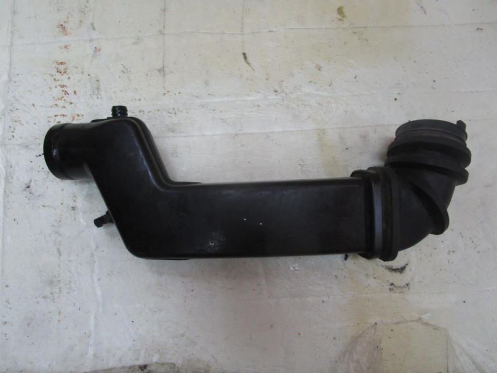 Патрубок воздушный MERCEDES-BENZ C-класс W202/S202 (1993 - 1997) фото 1 — Разборка Мерседес