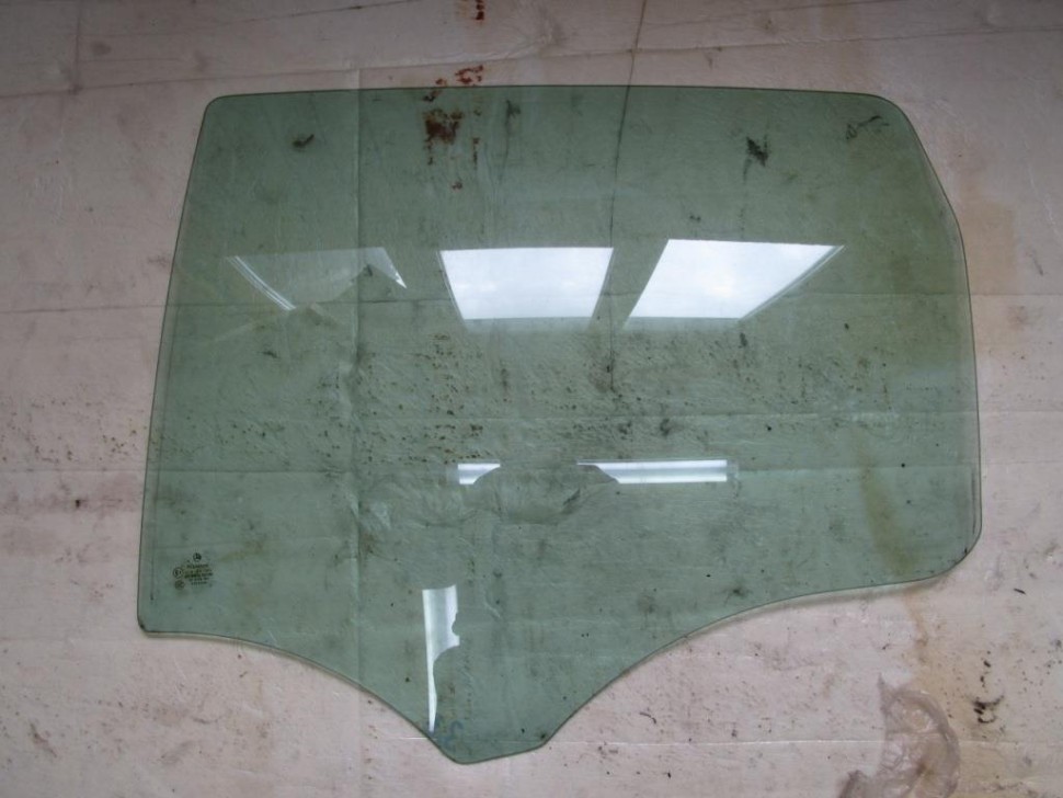 Стекло заднее левое MERCEDES-BENZ A-класс W169 рестайлинг (2008 - 2012) фото 1 — Разборка Мерседес