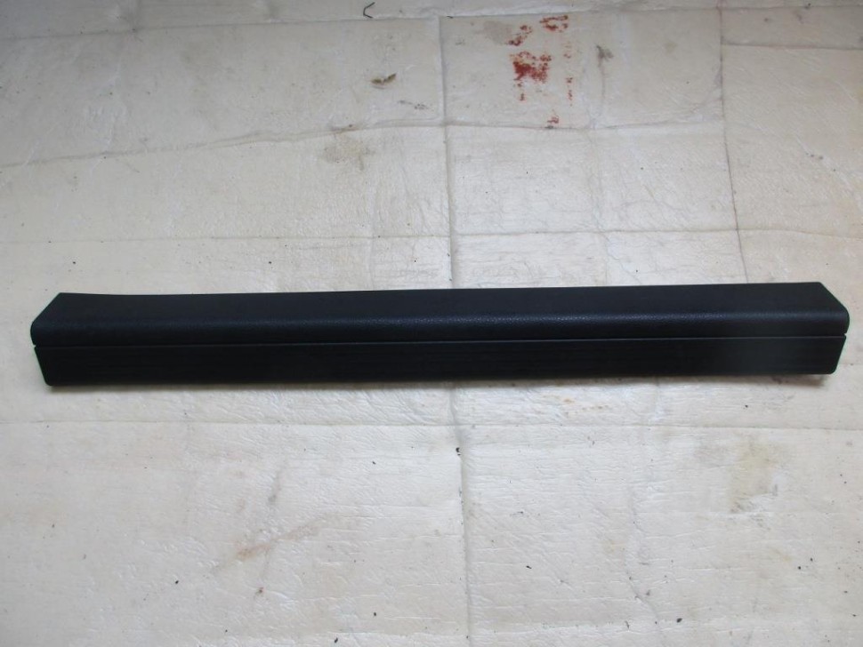 Накладка порога внутренняя MERCEDES-BENZ C-класс W204/S204 (2006 - 2011) фото 1 — Разборка Мерседес
