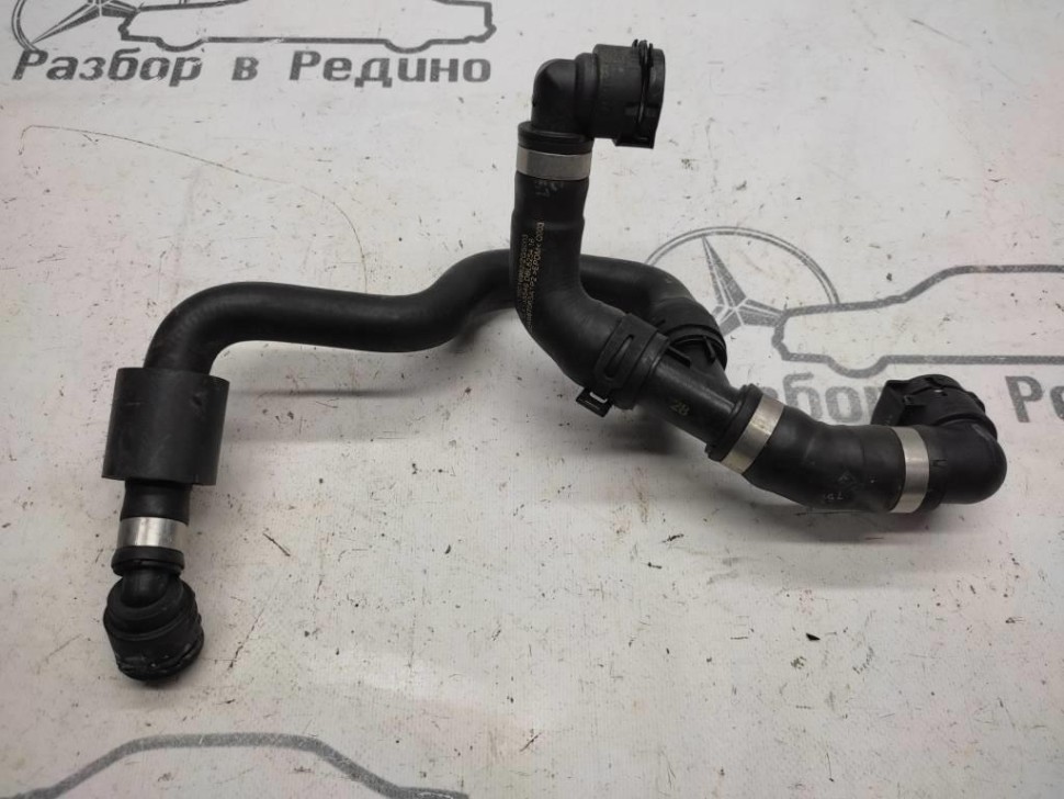 Патрубок ОЖ MERCEDES-BENZ GLC-класс X253 (2015 - 2019) фото 1 — Разборка Мерседес