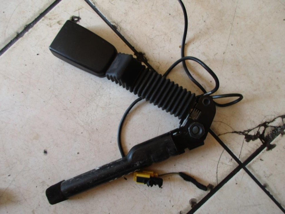 Замок ремня безопасности MERCEDES-BENZ GL-класс X164 (2006 - 2009) фото 1 — Разборка Мерседес