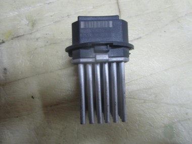 Реле моторчика печки MERCEDES-BENZ E-класс W212/S212/C207/A207 (2009 - 2013) — Разборка Мерседес