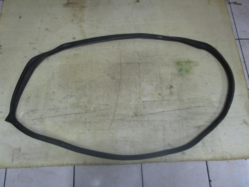 Уплотнитель дверного проема ( на кузове ) MERCEDES-BENZ CLS-класс C218/X218 рестайлинг (2014 - 2017) фото 1 &mdash; Разборка Мерседес