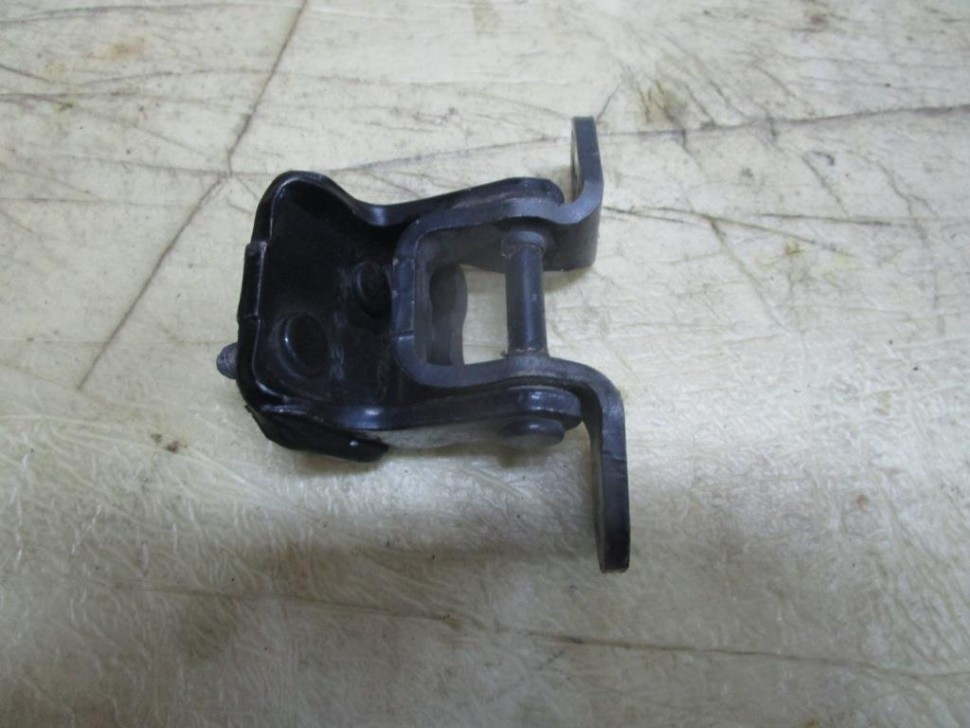 Петля двери MERCEDES-BENZ M-класс W163 рестайлинг (2001 - 2005) фото 1 — Разборка Мерседес