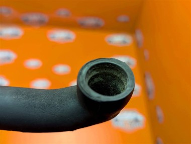 Трубка вентиляции картерных газов MERCEDES-BENZ E-класс W210/S210 (1995 - 1999) — Разборка Мерседес