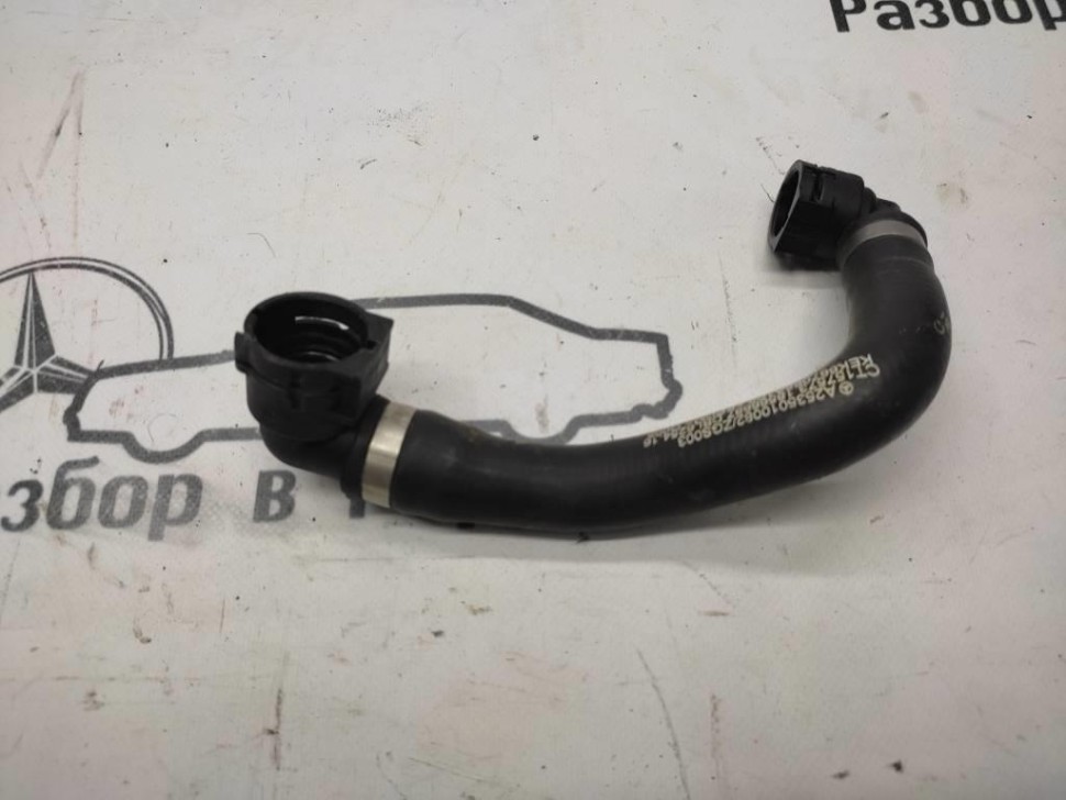 Патрубок ОЖ MERCEDES-BENZ GLC-класс Coupe C253 (2016 - 2019) фото 1 — Разборка Мерседес