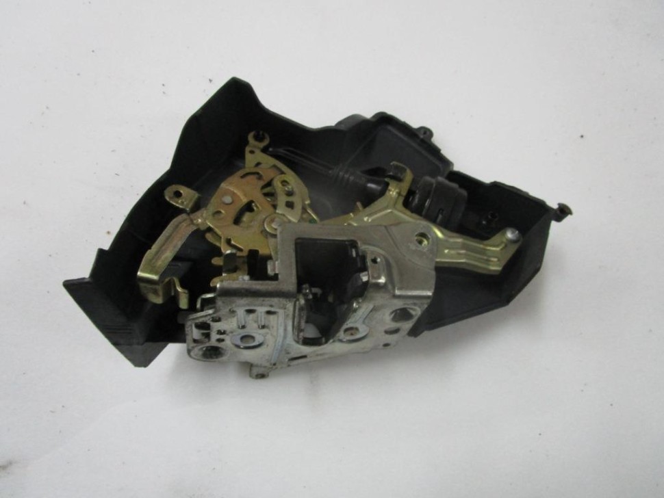 Замок двери задней левой MERCEDES-BENZ E-класс W210/S210 рестайлинг (1999 - 2003) фото 1 — Разборка Мерседес