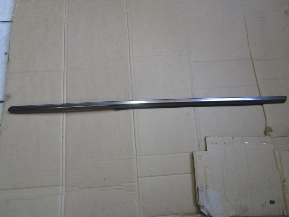 Молдинг стекла двери MERCEDES-BENZ C-класс W202/S202 (1993 - 1997) фото 1 — Разборка Мерседес