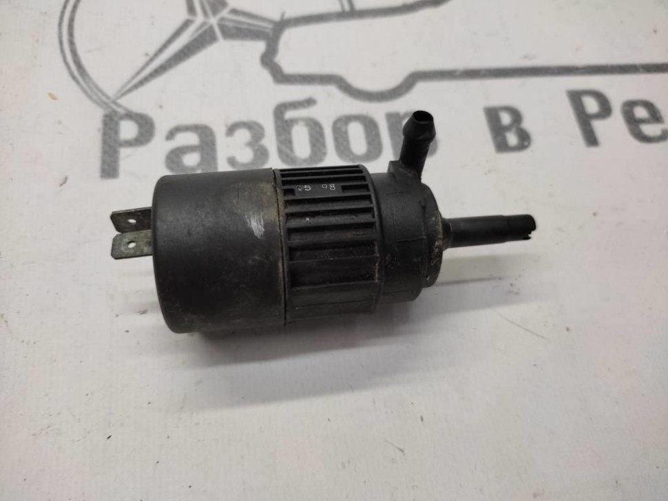 Насос омывателей MERCEDES-BENZ Vito W638 (1996 - 2003) фото 1 — Разборка Мерседес