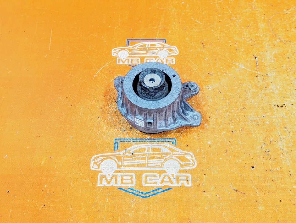 Опора двигателя MERCEDES-BENZ C-класс W205/S205/C205/A205 (2014 - 2018) фото 1 &mdash; Разборка Мерседес