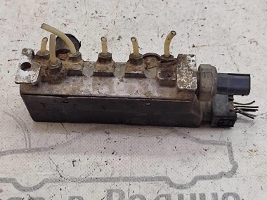 Блок клапанов пневмоподвески MERCEDES-BENZ S-класс W220 (1998 - 2005) — Разборка Мерседес