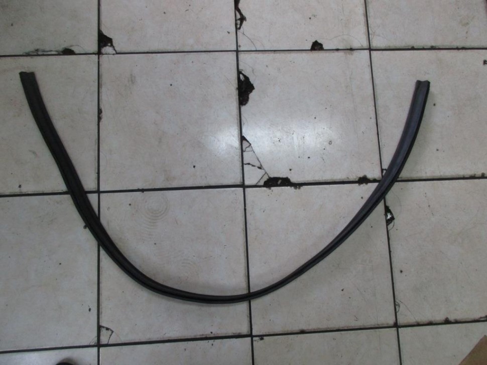 Уплотнитель моторного отсека MERCEDES-BENZ GL-класс X164 (2006 - 2009) фото 1 — Разборка Мерседес