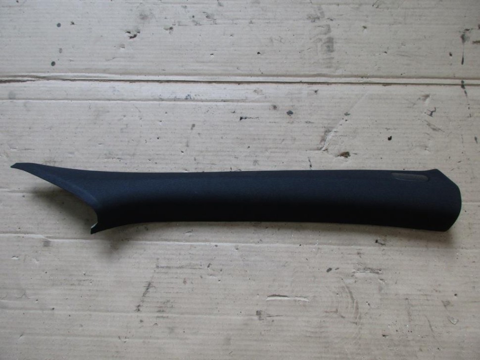 Накладка передней стойки MERCEDES-BENZ CLS-класс C218/X218 рестайлинг (2014 - 2017) фото 1 — Разборка Мерседес