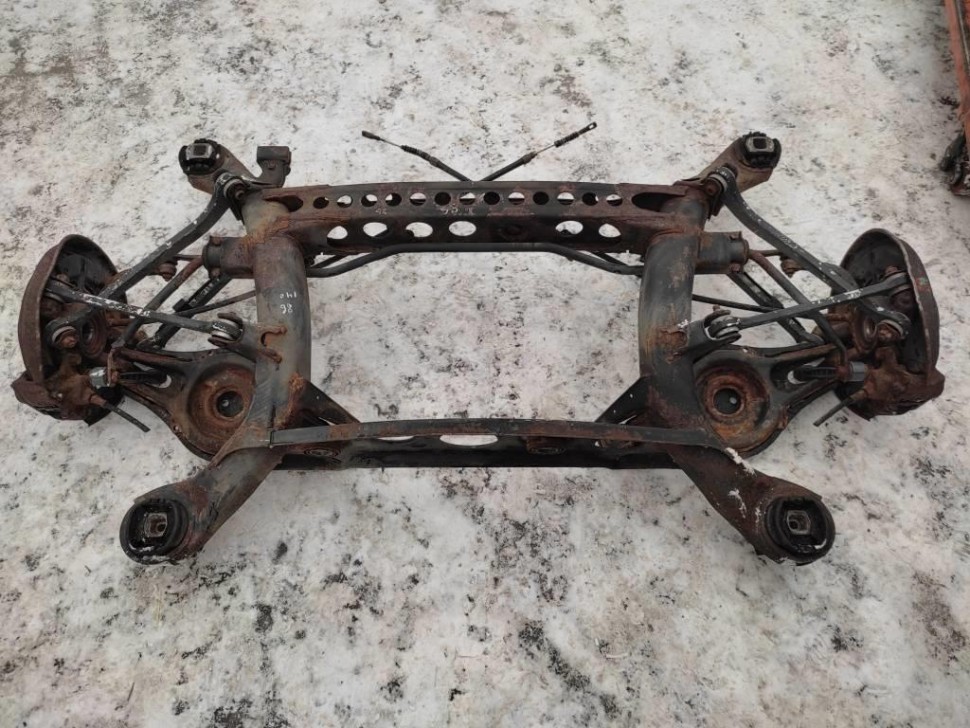 Подрамник задний MERCEDES-BENZ S-класс W140 (1991 - 1998) фото 1 — Разборка Мерседес