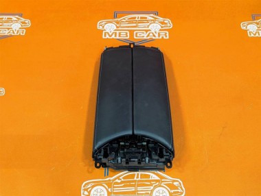 Крышка подлокотника MERCEDES-BENZ C-класс AMG W205/S205/C205/A205 (2014 - 2018) — Разборка Мерседес