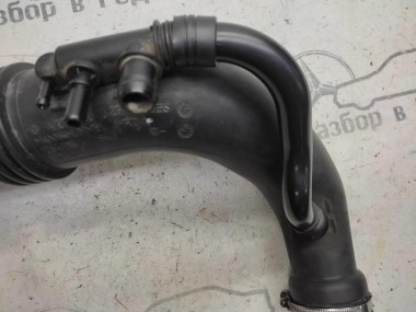 Патрубок воздушный MERCEDES-BENZ C-класс W204/S204 (2006 - 2011) — Разборка Мерседес