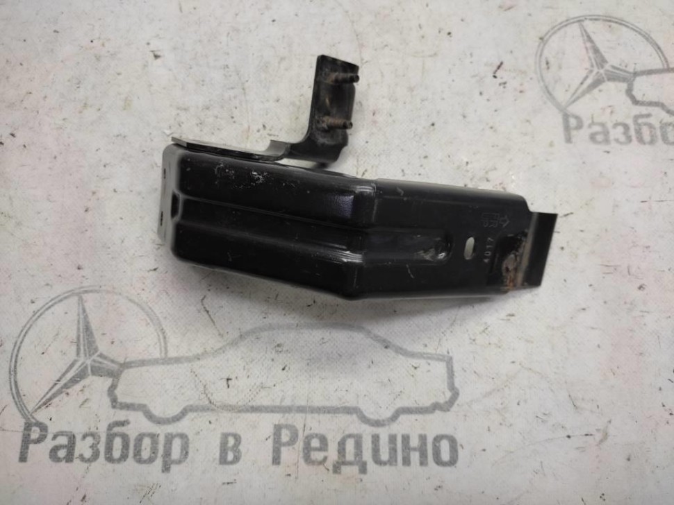 Кронштейн крепления бампера MERCEDES-BENZ X-класс I (2017 - 2020) фото 1 — Разборка Мерседес