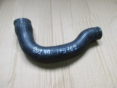 Патрубок радиатора MERCEDES-BENZ C-класс W202/S202 (1993 - 1997) — Разборка Мерседес