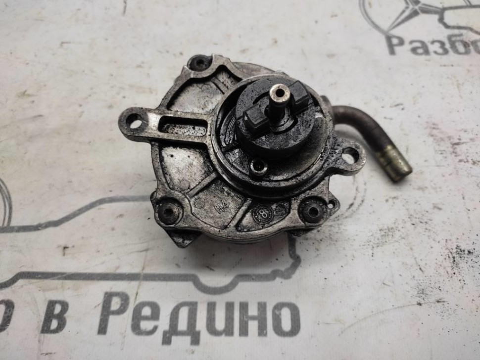 Насос вакуумный MERCEDES-BENZ Vito W638 (1996 - 2003) фото 1 — Разборка Мерседес