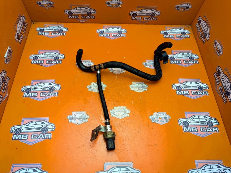Шланг топливный MERCEDES-BENZ C-класс W204/S204 (2006 - 2011) фото 1 — Разборка Мерседес
