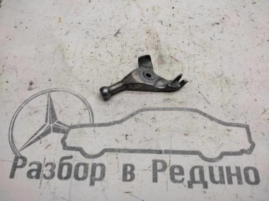 Кронштейн MERCEDES-BENZ C-класс W204/S204 (2006 - 2011) — Разборка Мерседес