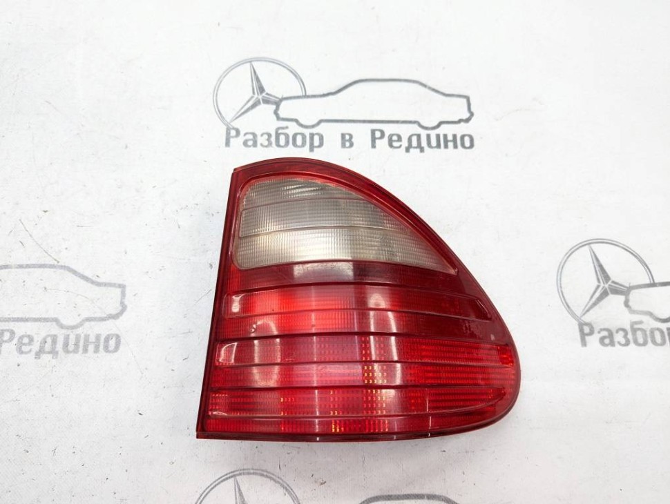 Фонарь задний правый MERCEDES-BENZ E-класс W210/S210 (1995 - 1999) фото 1 — Разборка Мерседес