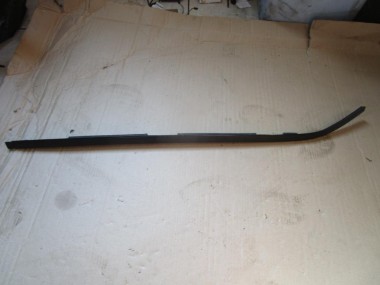 Молдинг лобового стекла MERCEDES-BENZ W124 W124/S124/C124/A124 (1984 - 1993) — Разборка Мерседес