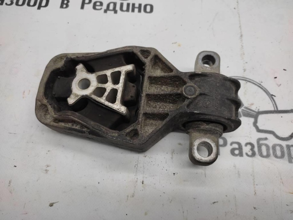 Опора двигателя задняя MERCEDES-BENZ A-класс AMG W176 (2013 - 2015) фото 1 — Разборка Мерседес