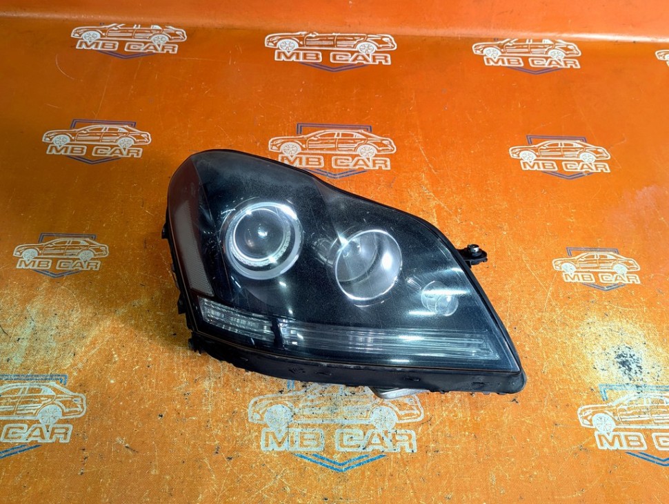 Фара правая MERCEDES-BENZ GL-класс X164 рестайлинг (2009 - 2012) фото 1 &mdash; Разборка Мерседес