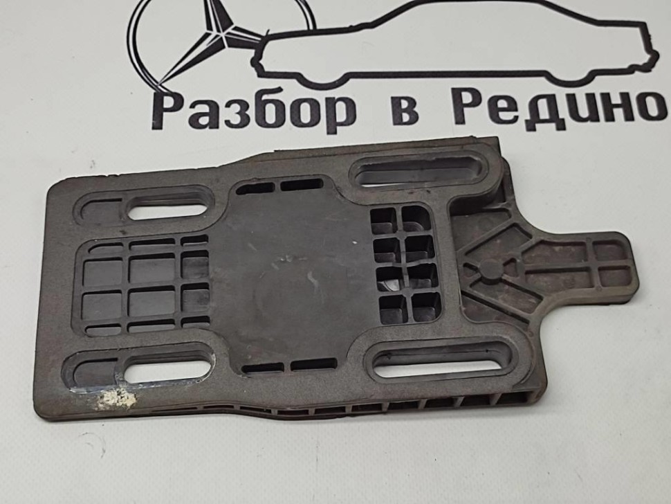 Кронштейн усилителя заднего бампера MERCEDES-BENZ S-класс W220 рестайлинг (2002 - 2005) фото 1 — Разборка Мерседес