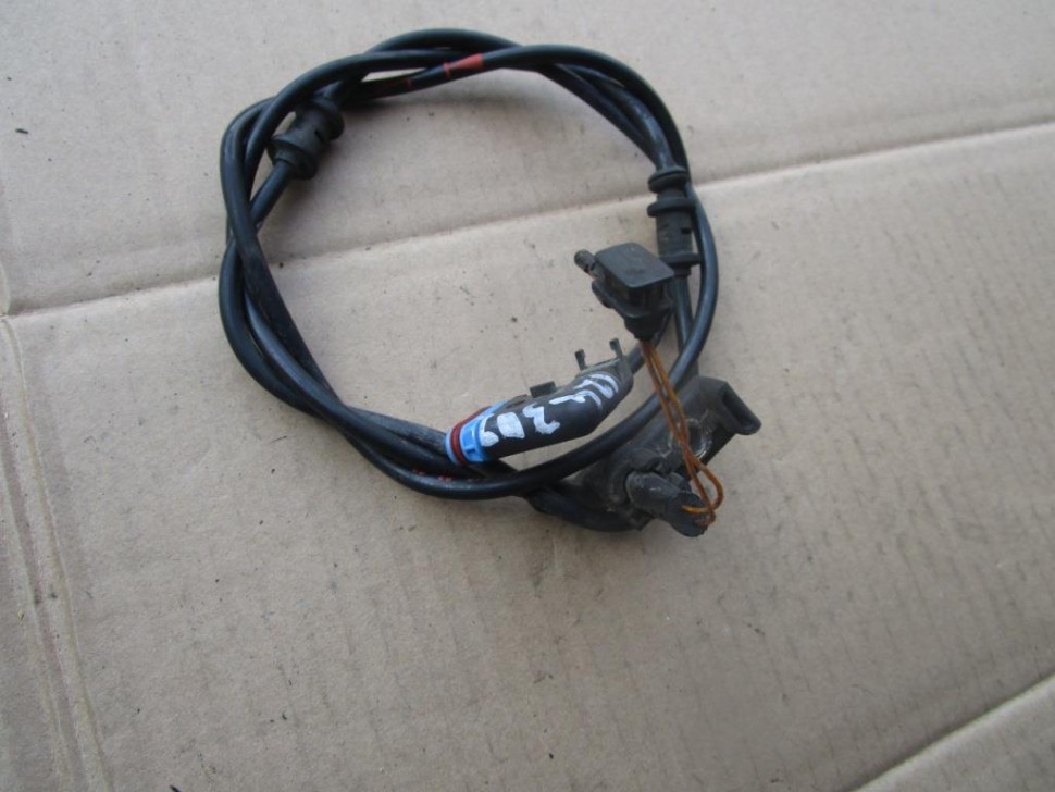 Провод датчика износа тормозных колодок MERCEDES-BENZ C-класс W203/S203/CL203 (2000 - 2004) фото 1 — Разборка Мерседес