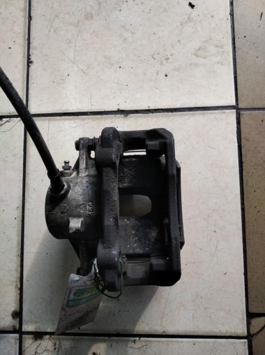 Суппорт передний левый MERCEDES-BENZ C-класс W204/S204 (2006 - 2011) — Разборка Мерседес