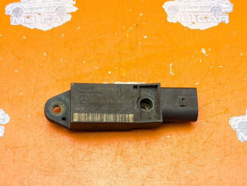 Датчик удара MERCEDES-BENZ E-класс W211/S211 (2002 - 2006) фото 1 &mdash; Разборка Мерседес
