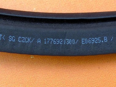 Уплотнитель дверного проема ( на кузове ) MERCEDES-BENZ A-класс W177 (2018 - 2023) — Разборка Мерседес