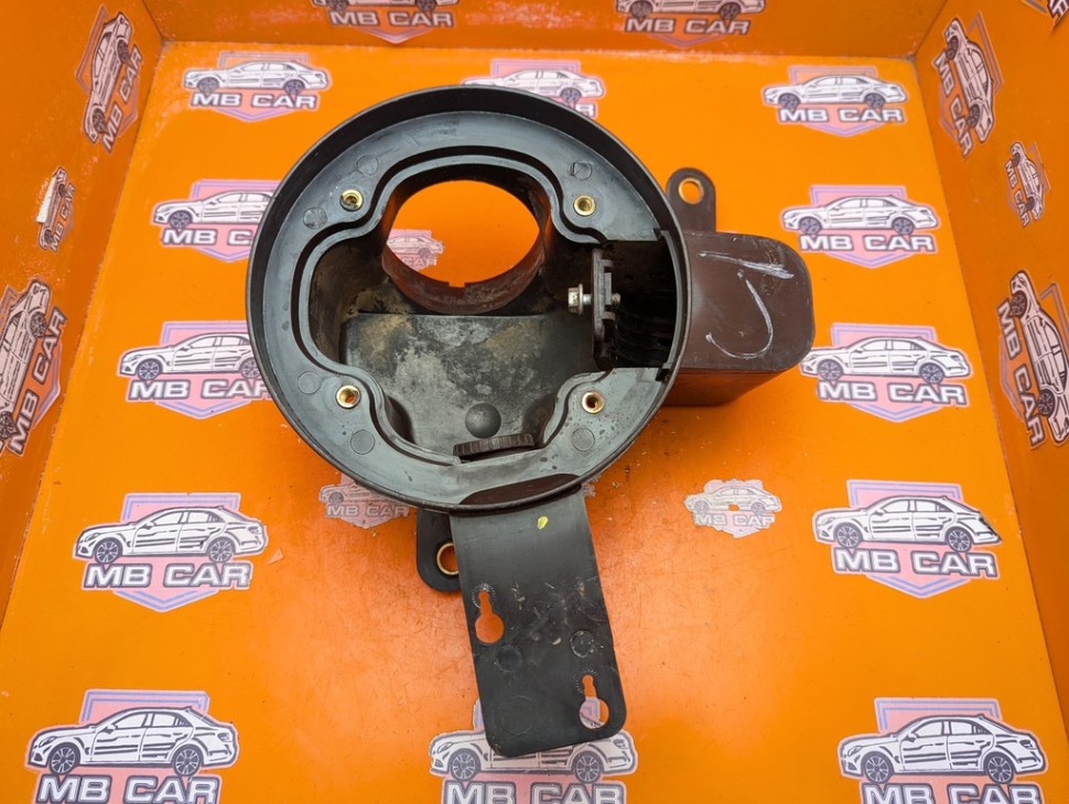 Заливная горловина MERCEDES-BENZ M-класс W163 (1997 - 2001) фото 1 &mdash; Разборка Мерседес