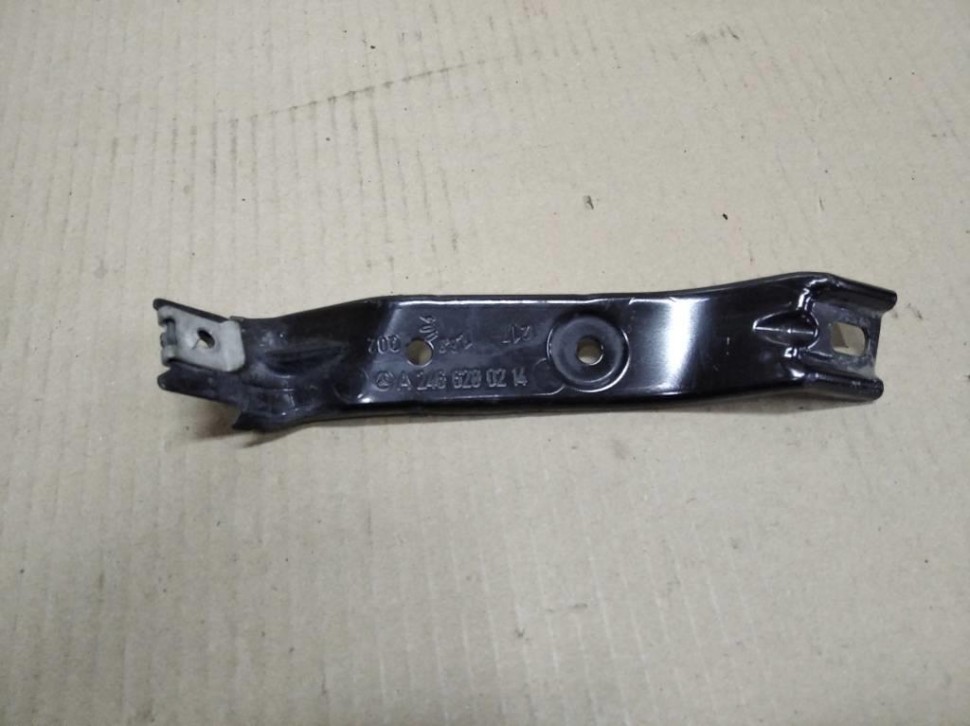 Кронштейн крепления крыла MERCEDES-BENZ B-класс W246 рестайлинг (2014 - 2018) фото 1 — Разборка Мерседес