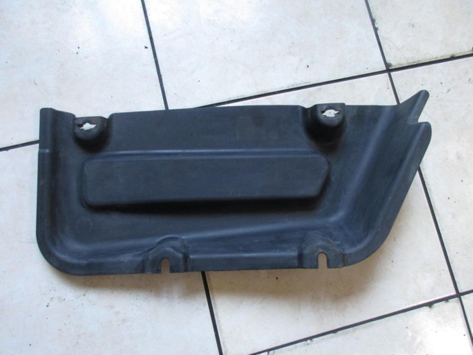 Накладка MERCEDES-BENZ C-класс W204/S204 (2006 - 2011) фото 1 — Разборка Мерседес