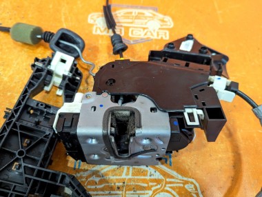 Замок двери передней левой MERCEDES-BENZ C-класс W204/S204 (2006 - 2011) — Разборка Мерседес