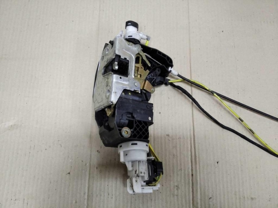Замок двери задней левой MERCEDES-BENZ S-класс W220 (1998 - 2005) фото 1 — Разборка Мерседес