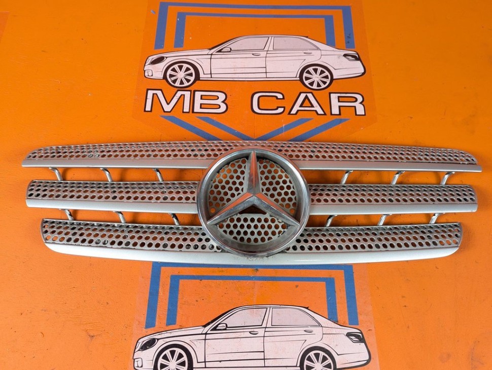 Решетка радиатора MERCEDES-BENZ M-класс W163 рестайлинг (2001 - 2005) фото 1 &mdash; Разборка Мерседес
